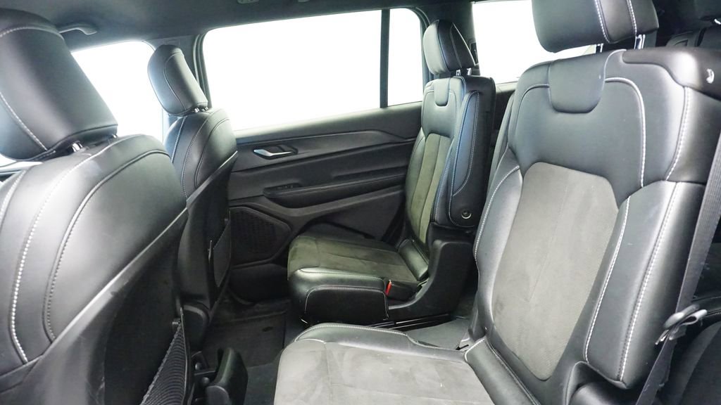 Thumbnail: 2023 Jeep Grand Cherokee L - 15