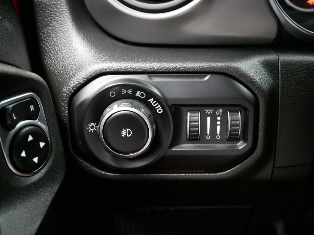 Thumbnail: 2021 Jeep Wrangler - 24