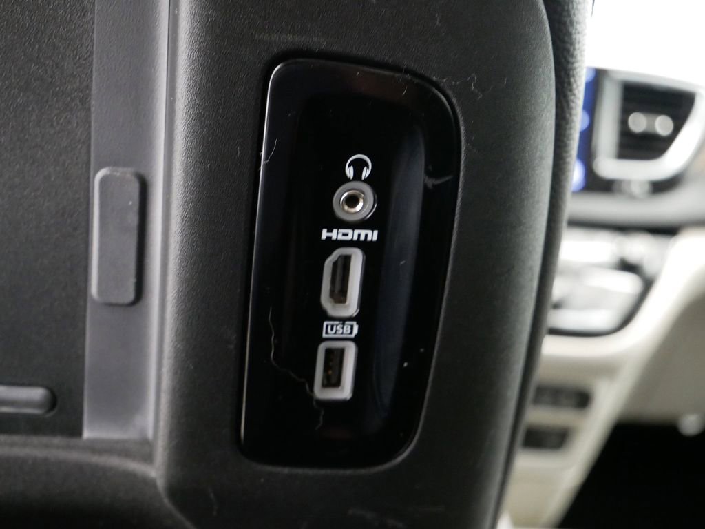 Thumbnail: 2019 Chrysler Pacifica - 23