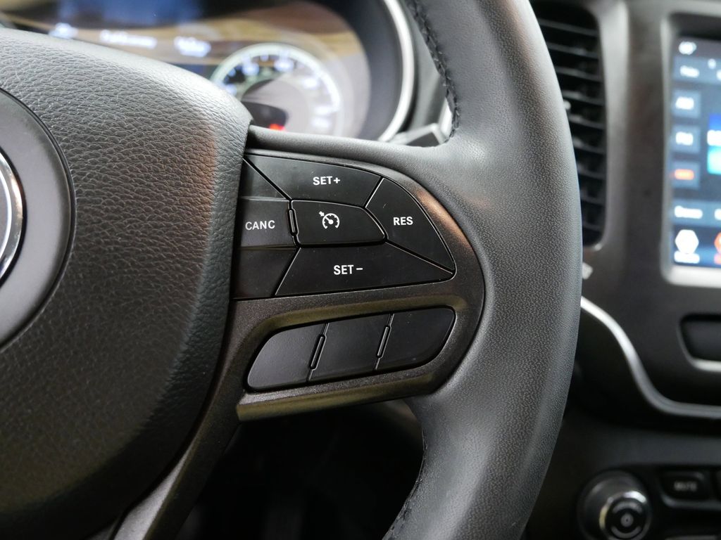 Thumbnail: 2022 Jeep Cherokee - 26