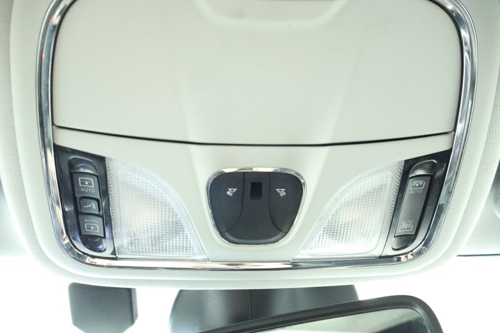 Thumbnail: 2021 Jeep Cherokee - 41