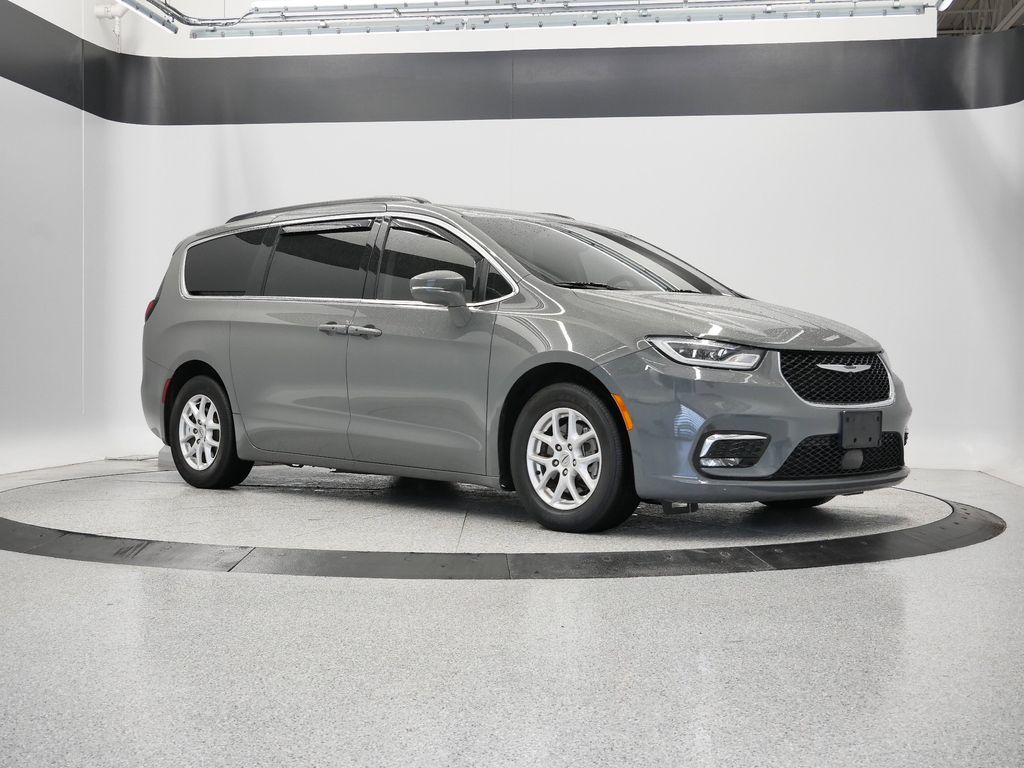 Thumbnail: 2022 Chrysler Pacifica - 10