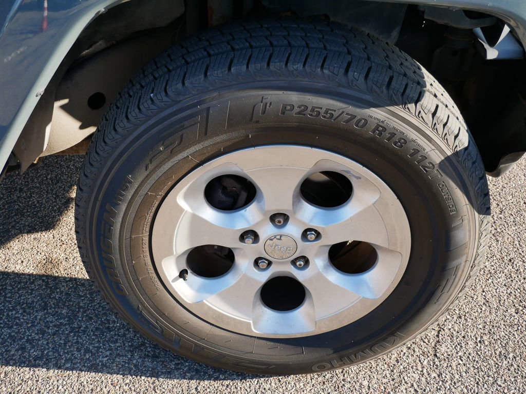 Thumbnail: 2014 Jeep Wrangler - 17