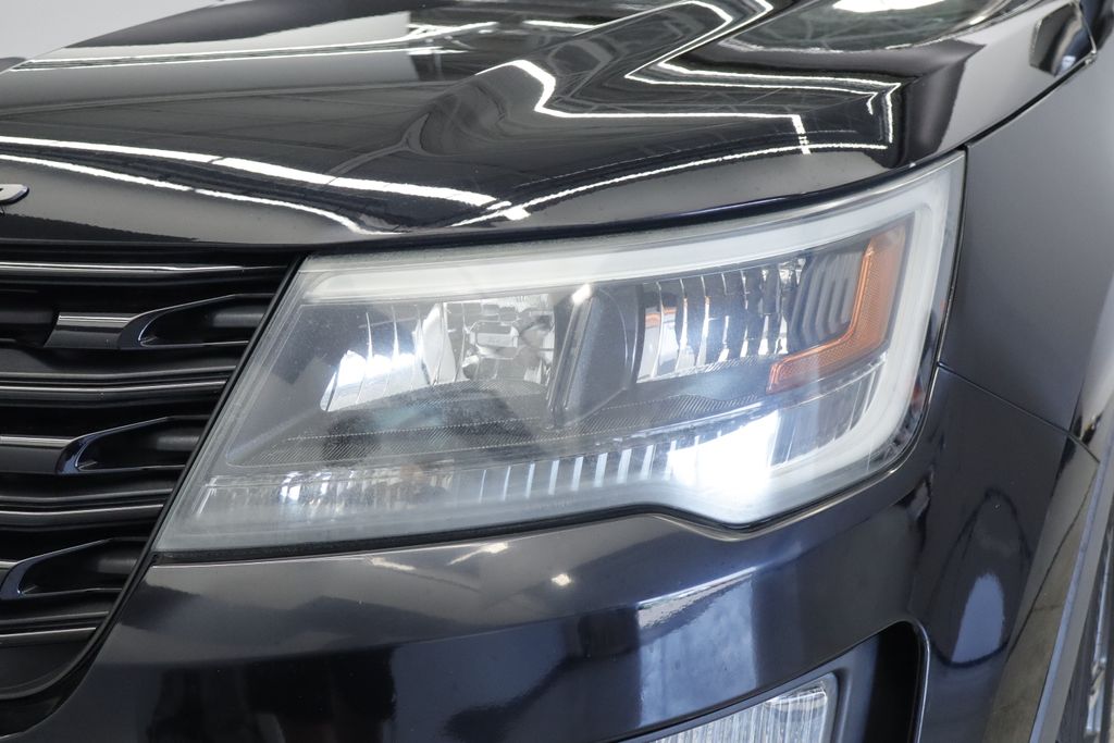 Thumbnail: 2016 Ford Explorer - 13