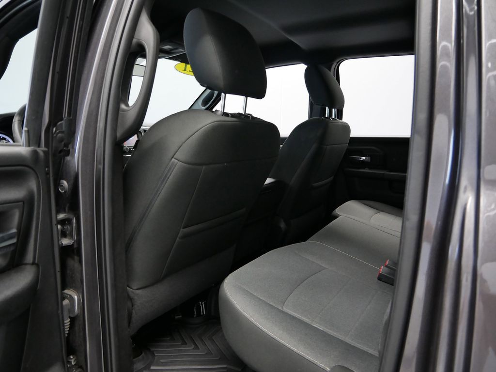 Thumbnail: 2021 RAM 1500 Classic - 4