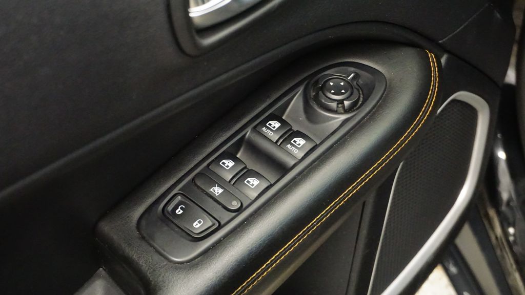 Thumbnail: 2019 Jeep Compass - 28