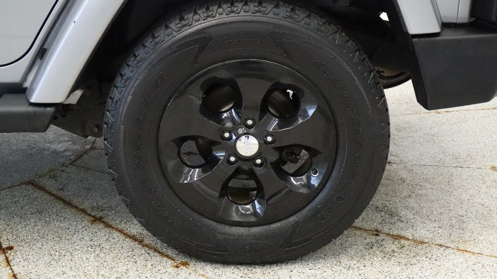 Thumbnail: 2014 Jeep Wrangler - 13