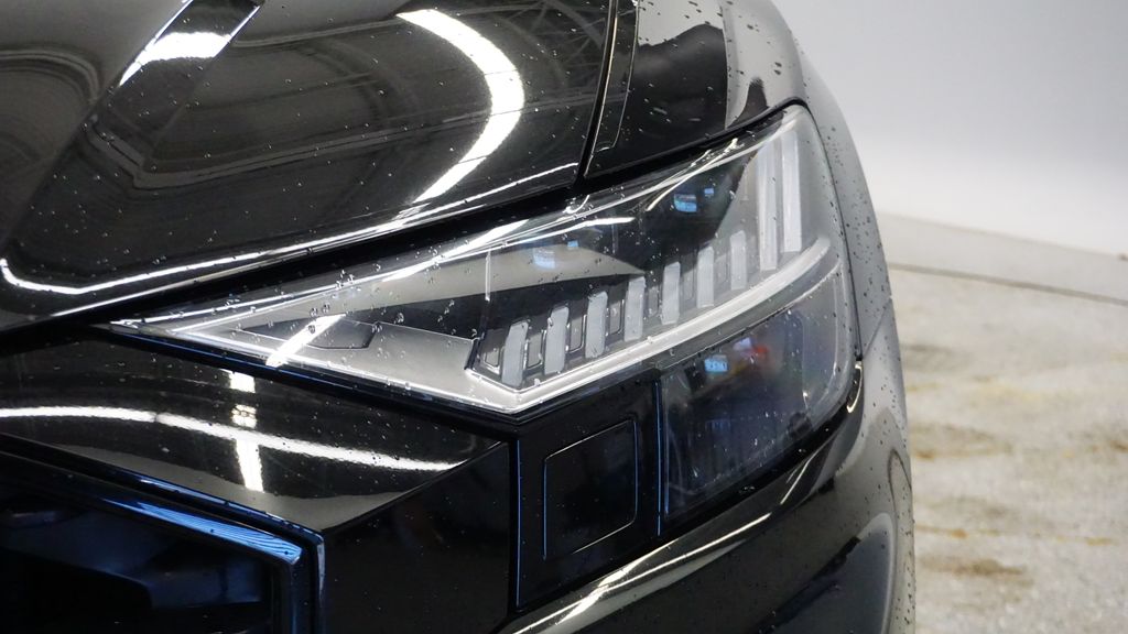 Thumbnail: 2022 Audi SQ8 - 9