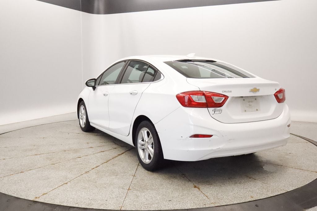 Thumbnail: 2016 Chevrolet Cruze - 8