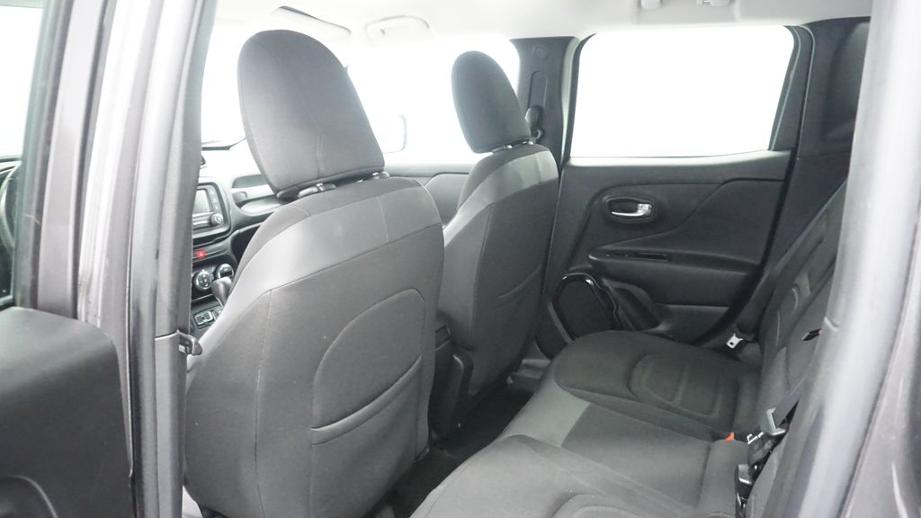Thumbnail: 2016 Jeep Renegade - 27