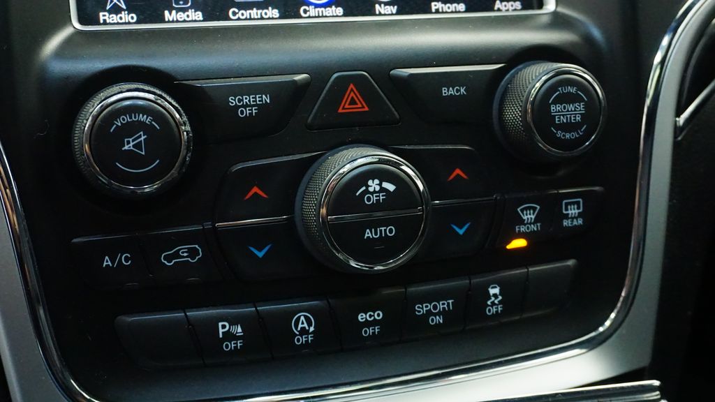 Thumbnail: 2016 Jeep Grand Cherokee - 33