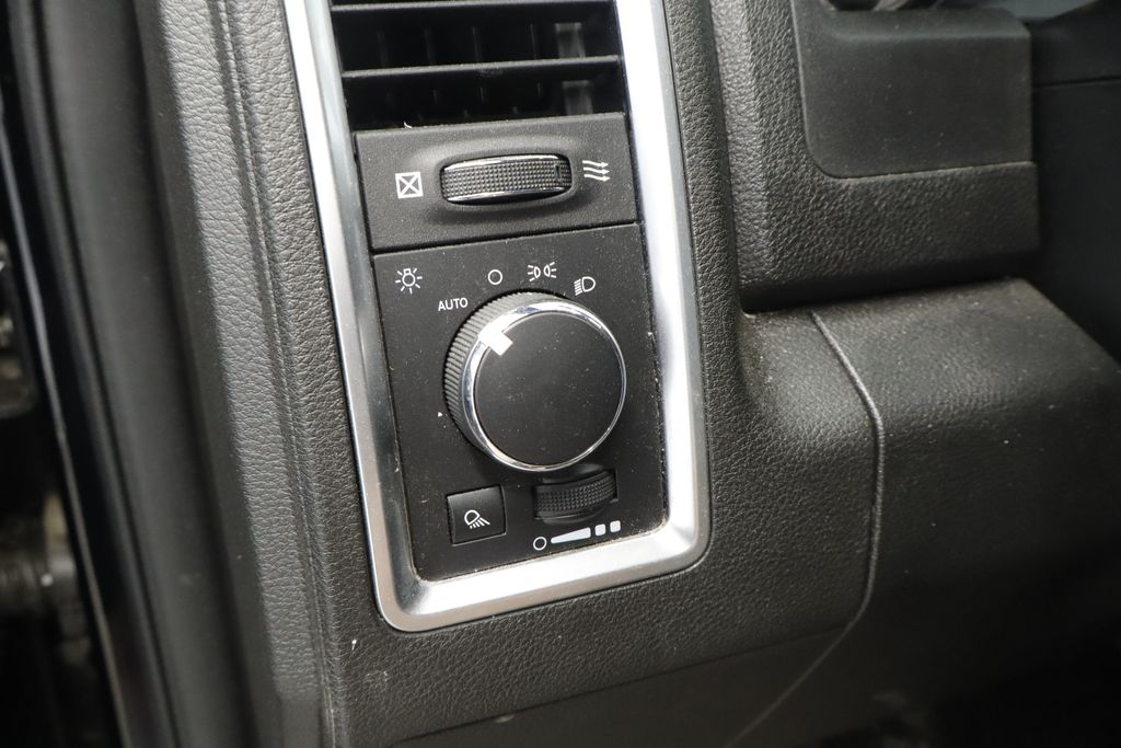 Thumbnail: 2021 RAM 1500 Classic - 26
