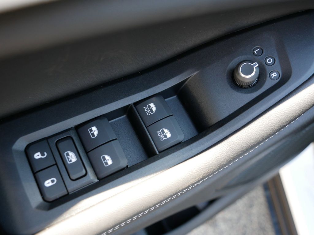 Thumbnail: 2025 Jeep Grand Cherokee L - 38