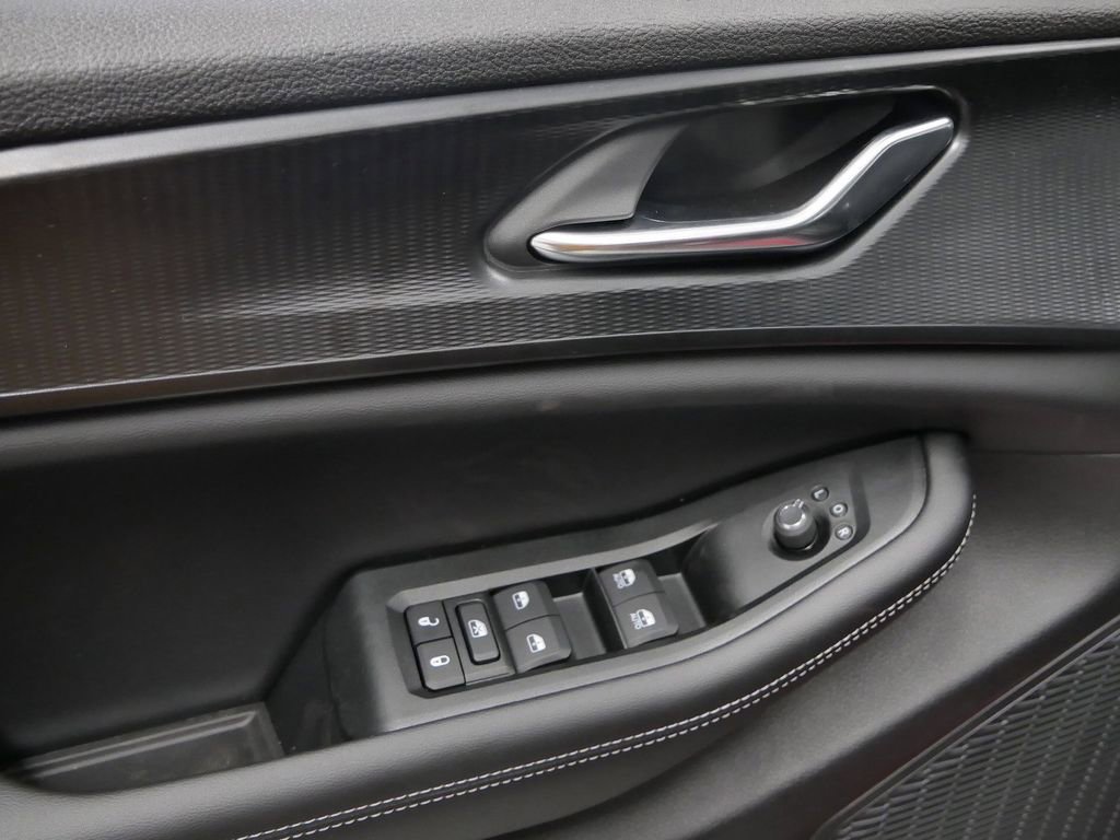 Thumbnail: 2025 Jeep Grand Cherokee - 23