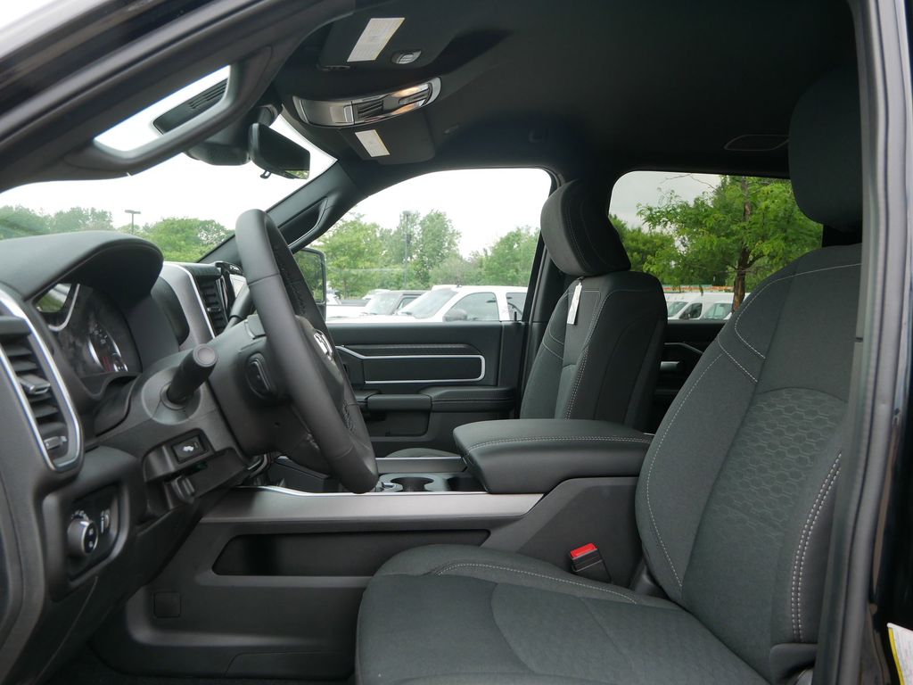 2025 RAM 3500 Big Horn 30