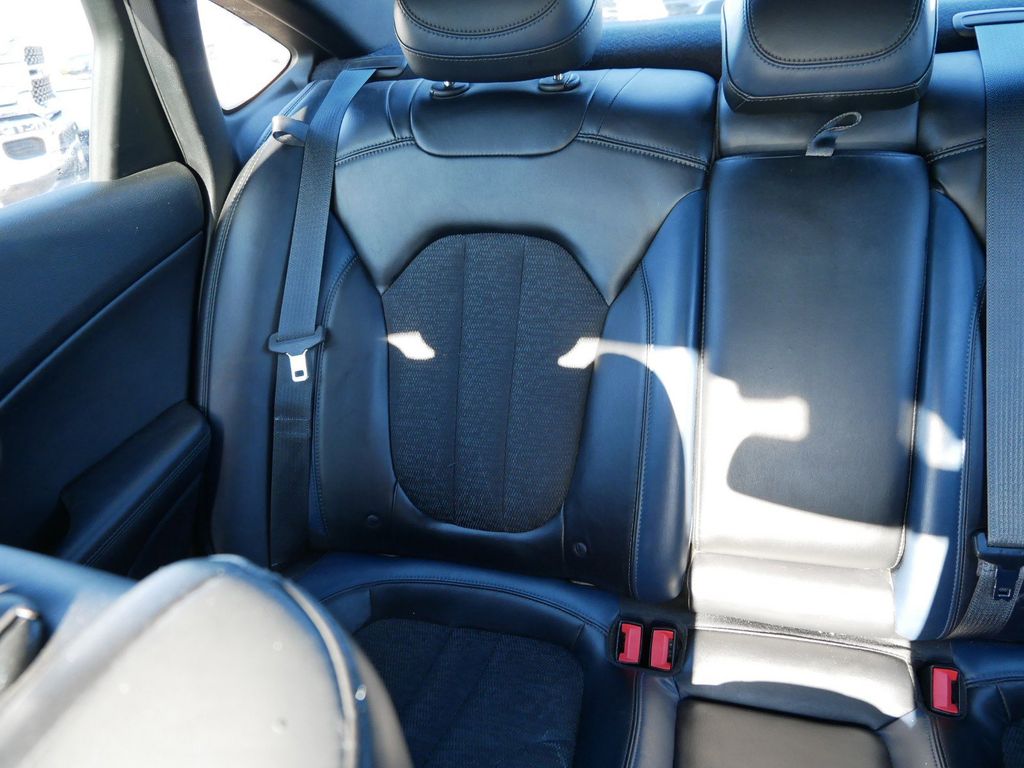 2015 Chrysler 200 S 18