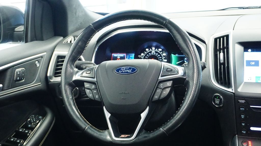 Thumbnail: 2019 Ford Edge - 25