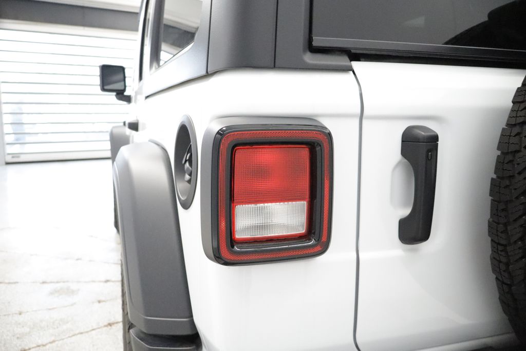 Thumbnail: 2026 Jeep Wrangler - 18