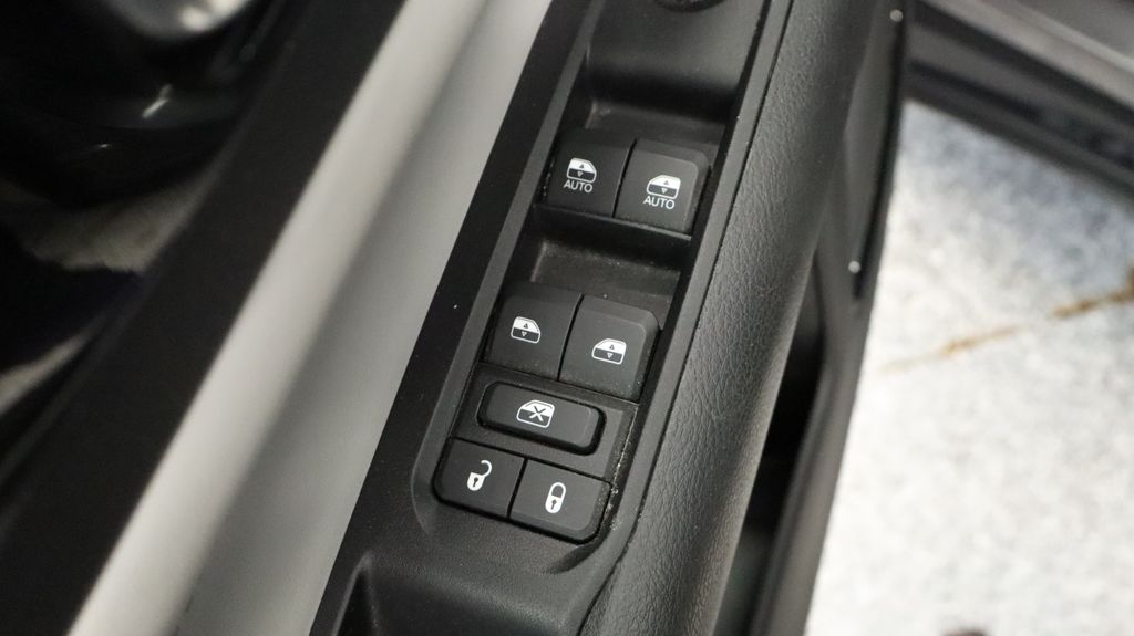 Thumbnail: 2022 Jeep Compass - 31