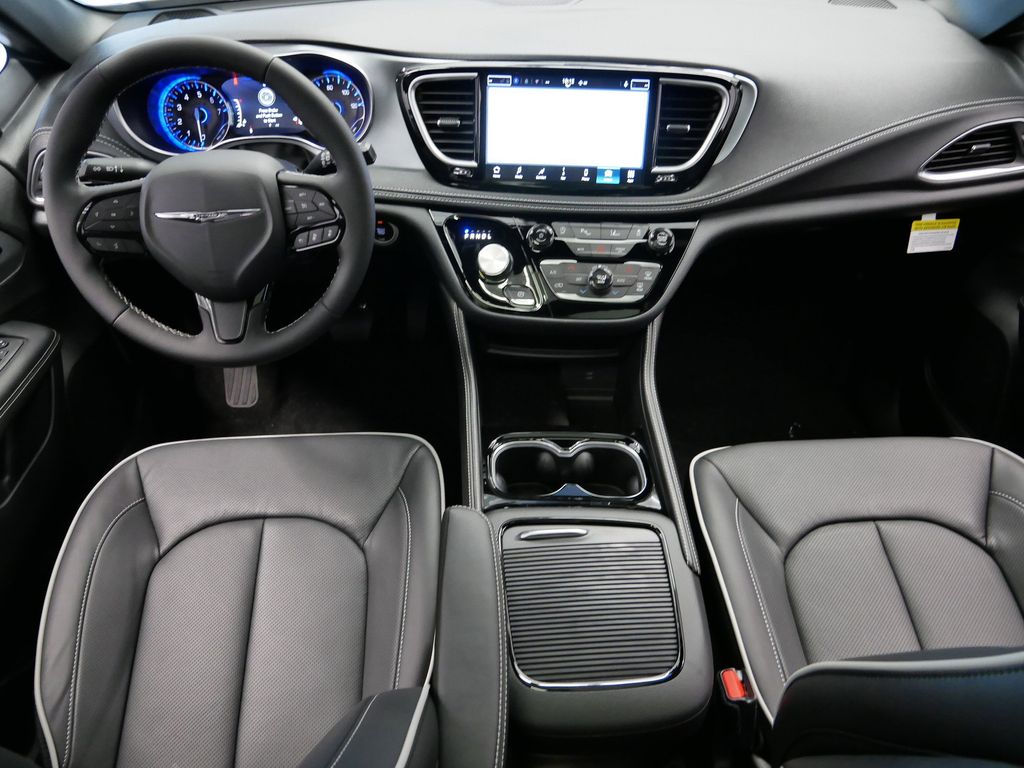 Thumbnail: 2026 Chrysler Pacifica - 15