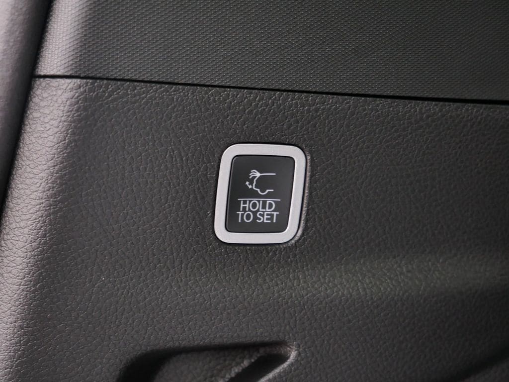 Thumbnail: 2025 Jeep Wagoneer - 17