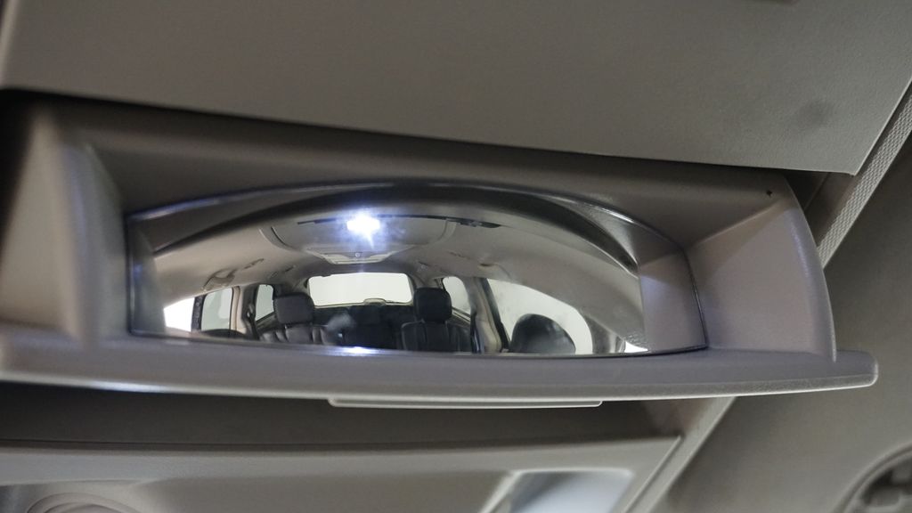 Thumbnail: 2014 Chrysler Town & Country - 48