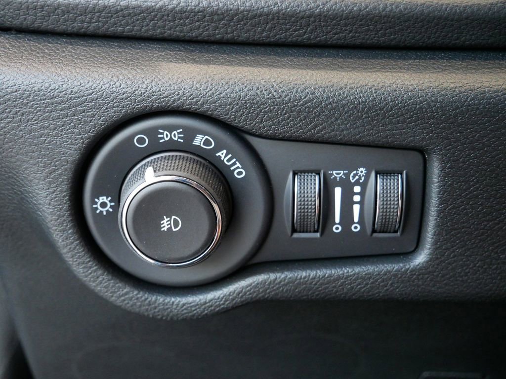 Thumbnail: 2026 Chrysler Pacifica - 38