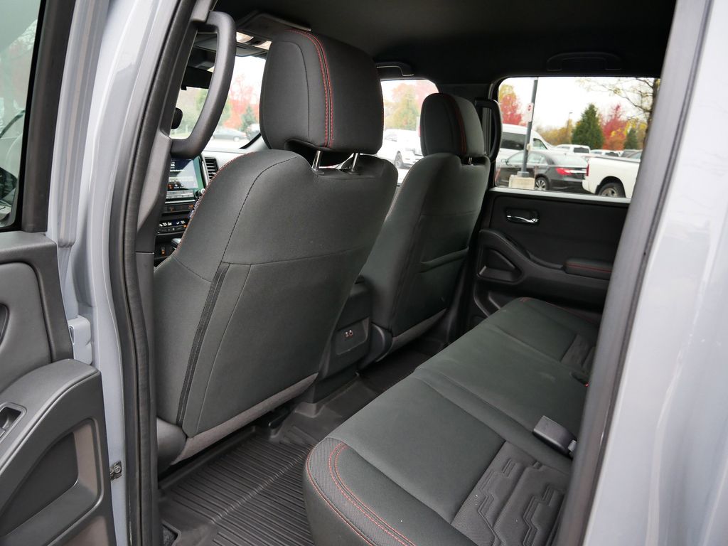 Thumbnail: 2024 Nissan Frontier - 10