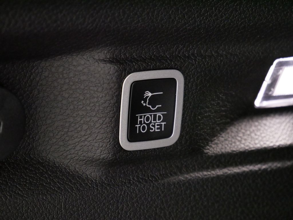 Thumbnail: 2025 Jeep Grand Cherokee L - 13