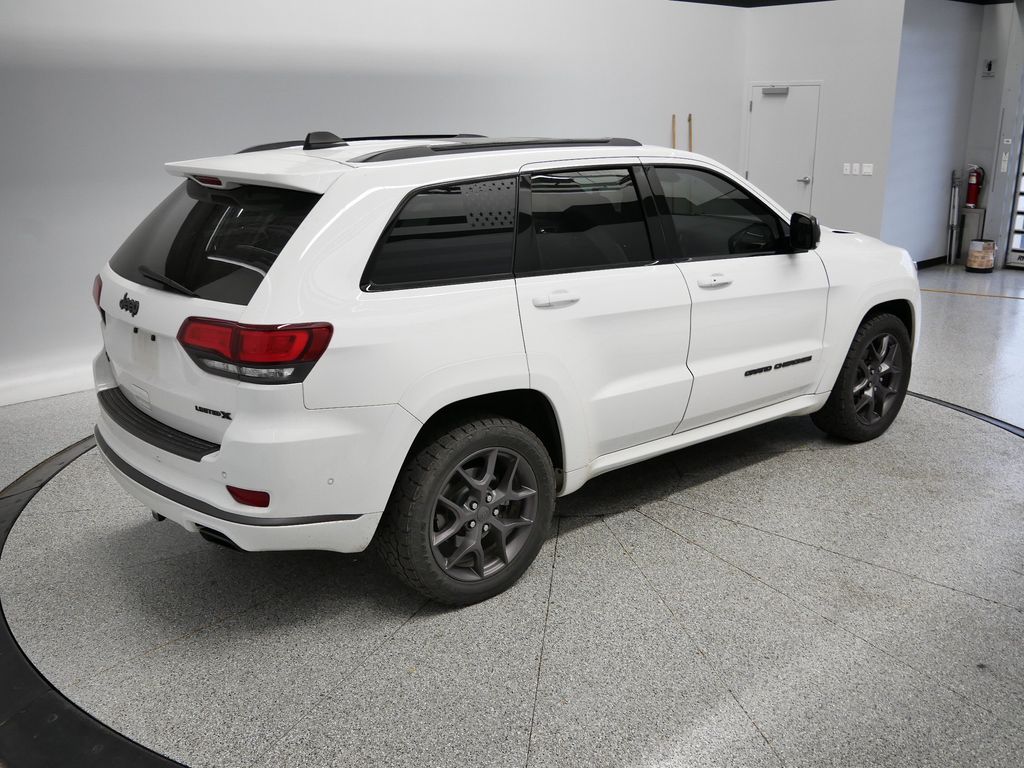 Thumbnail: 2020 Jeep Grand Cherokee - 18