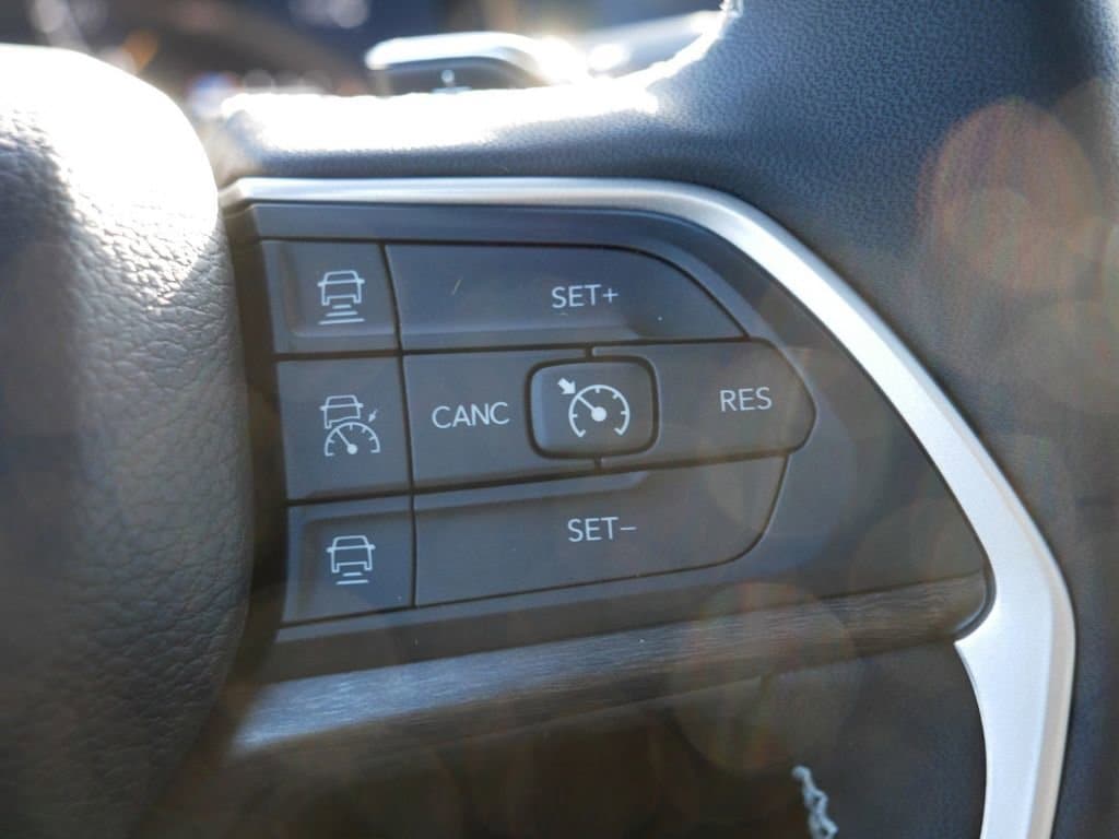 Thumbnail: 2025 Jeep Grand Cherokee - 40