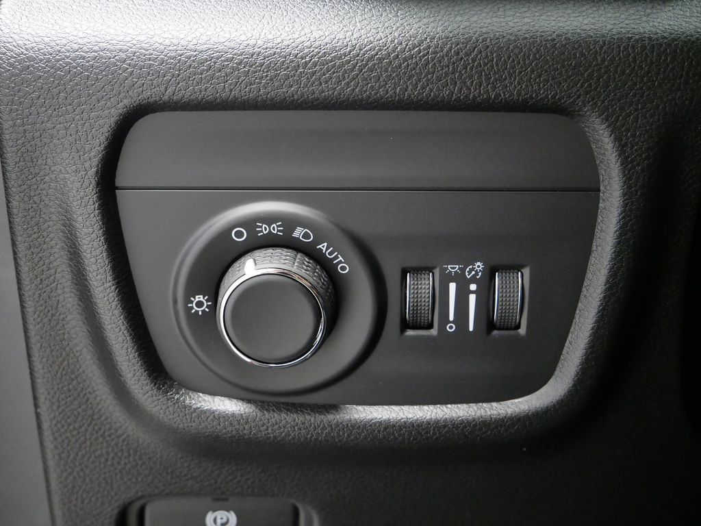 Thumbnail: 2025 Jeep Grand Cherokee - 24