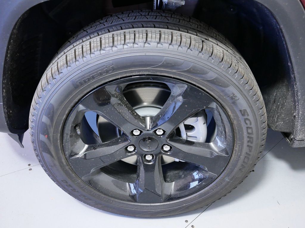 Thumbnail: 2025 Jeep Grand Cherokee L - 22