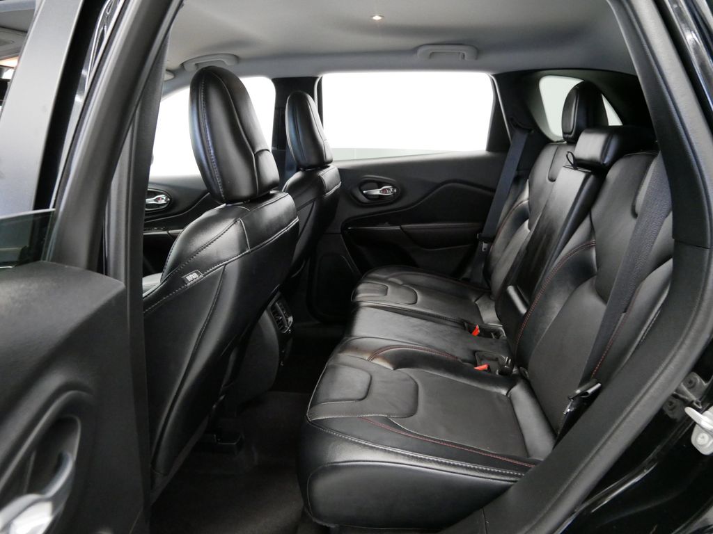 Thumbnail: 2022 Jeep Cherokee - 6