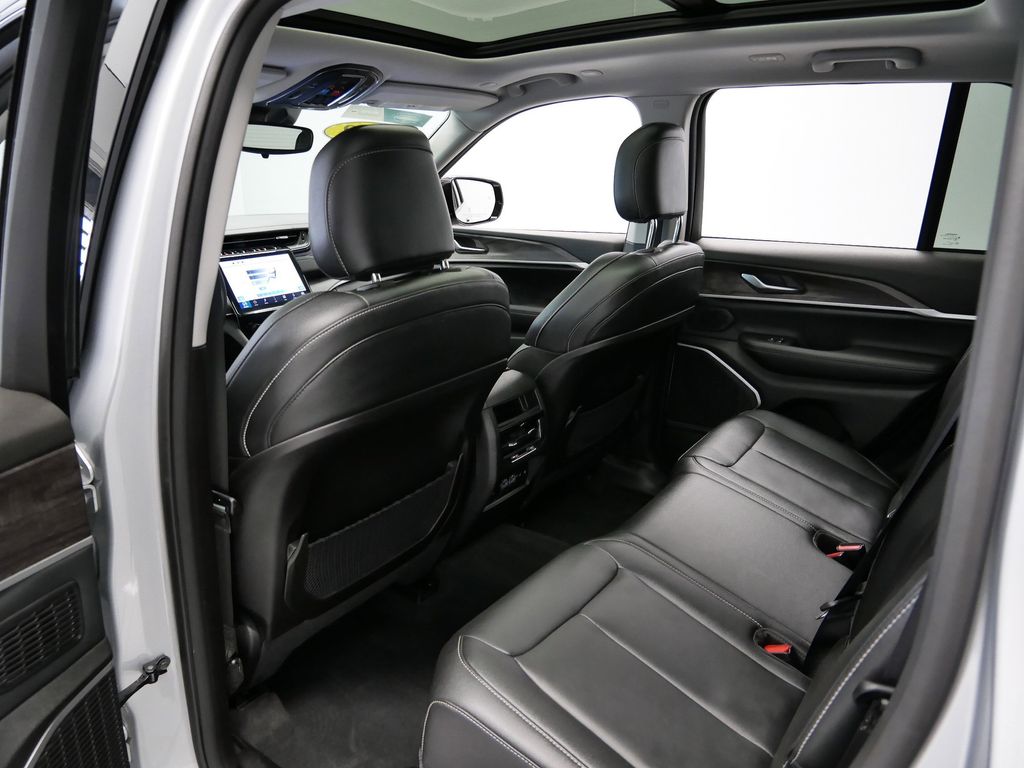 Thumbnail: 2022 Jeep Grand Cherokee - 9