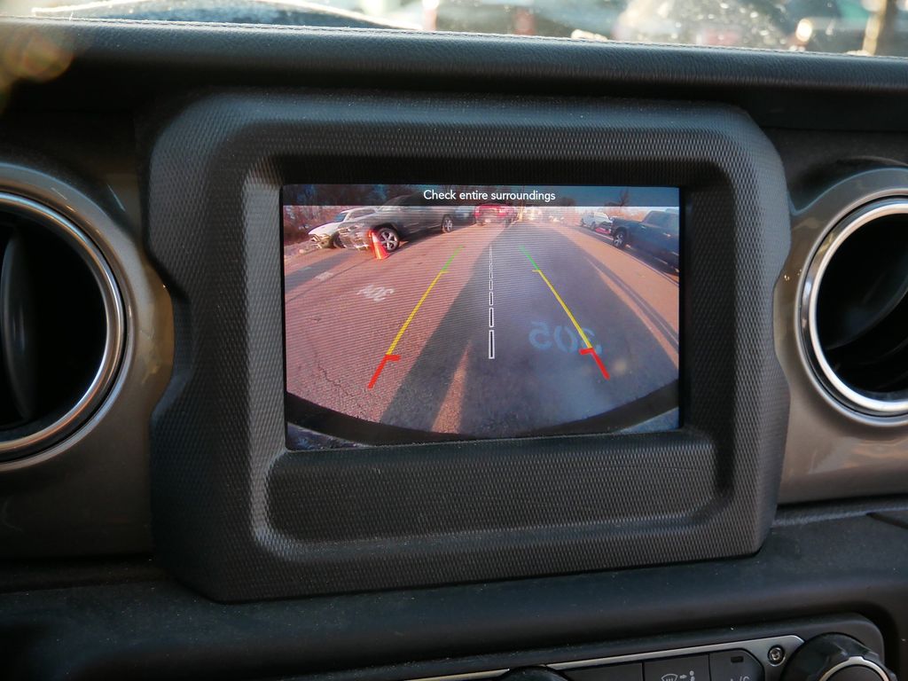 Thumbnail: 2019 Jeep Wrangler - 29