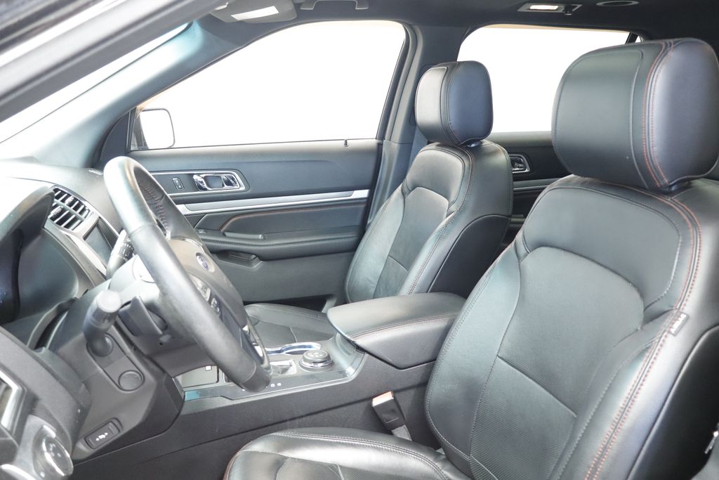 Thumbnail: 2016 Ford Explorer - 31