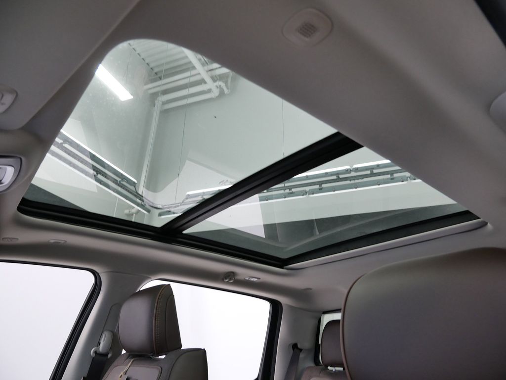 Thumbnail: 2026 RAM 1500 - 4