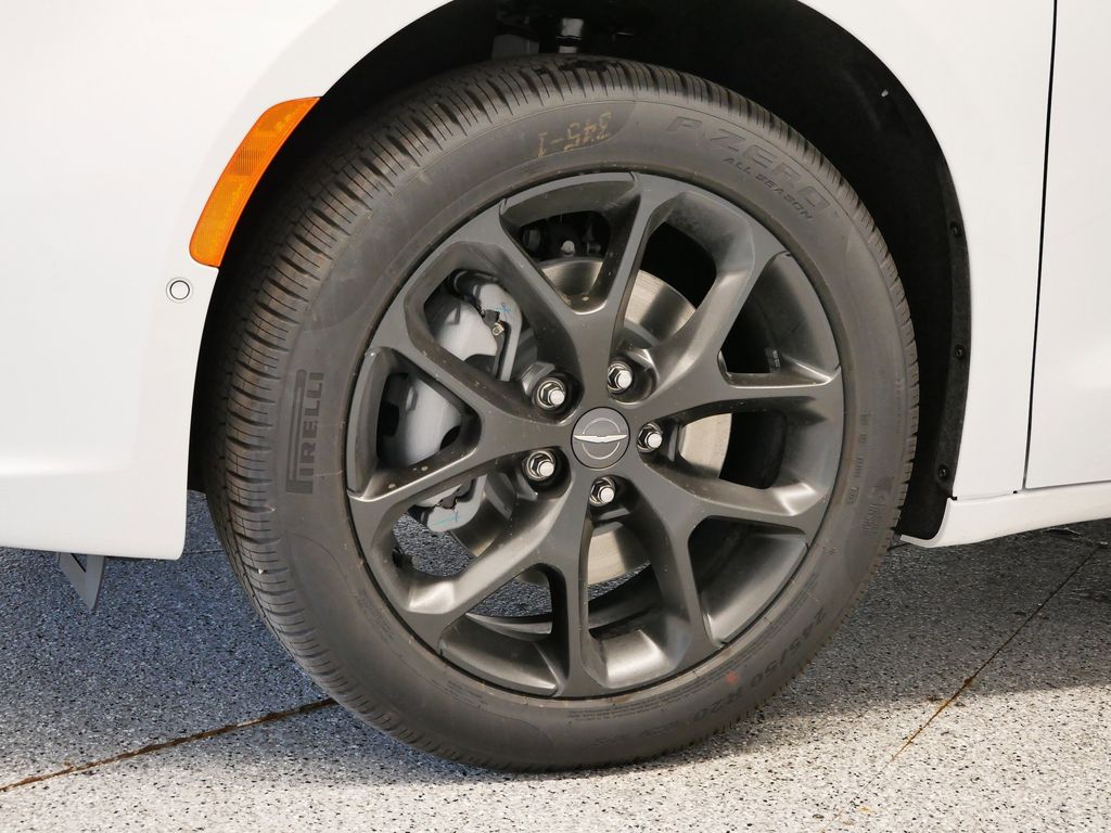 Thumbnail: 2026 Chrysler Pacifica - 48