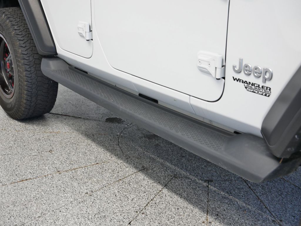 Thumbnail: 2020 Jeep Wrangler - 17