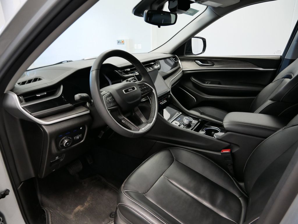 Thumbnail: 2022 Jeep Grand Cherokee - 21
