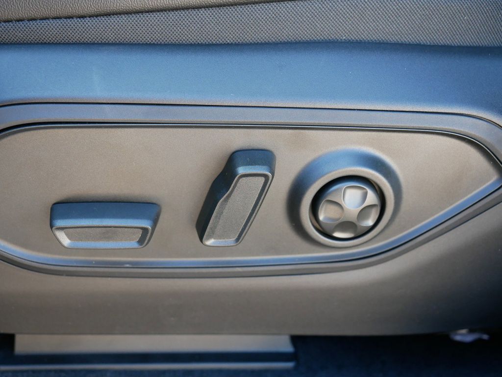 2025 Jeep Grand Cherokee L Limited Edition 39