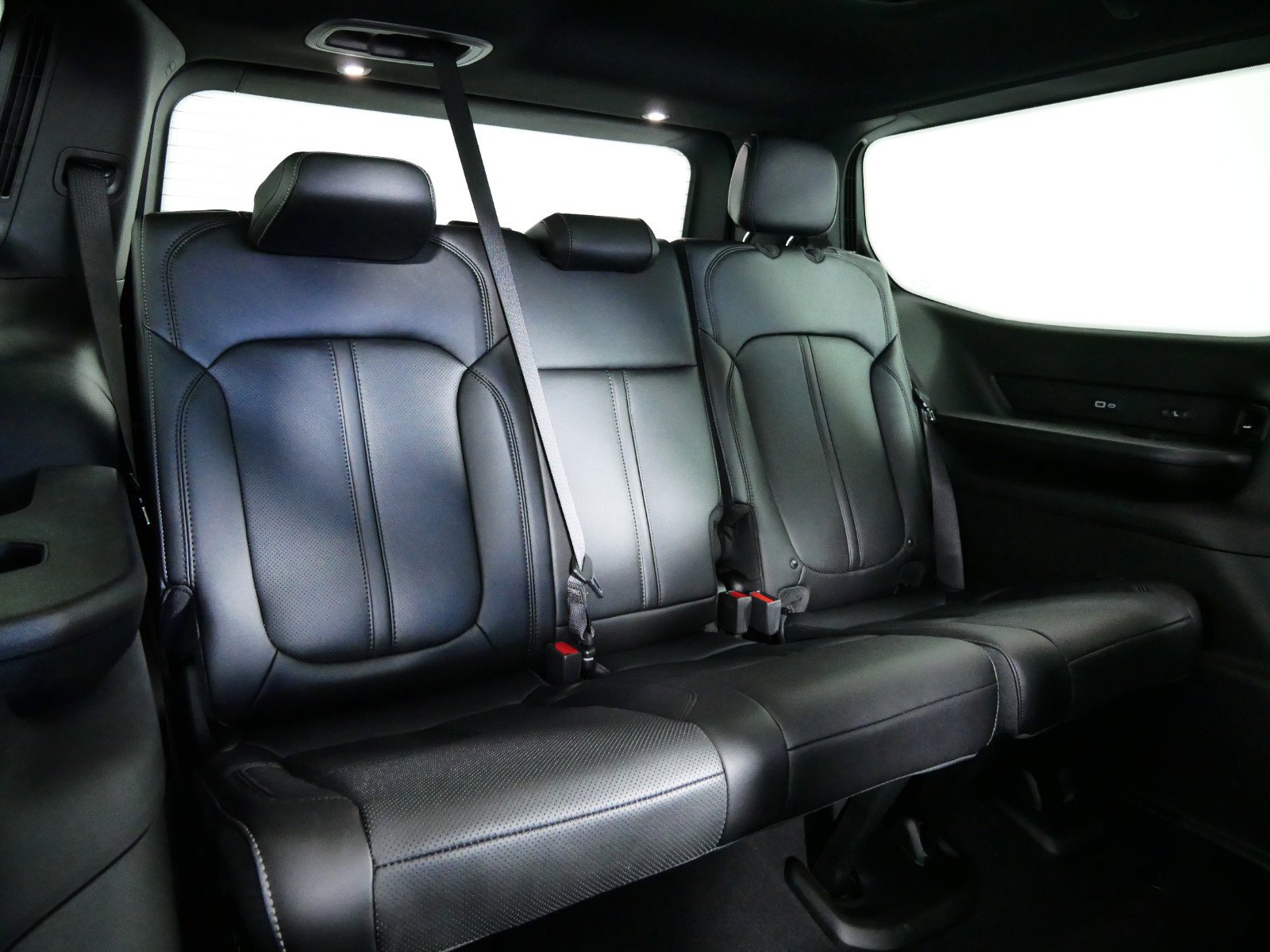 Thumbnail: 2024 Jeep Wagoneer - 24