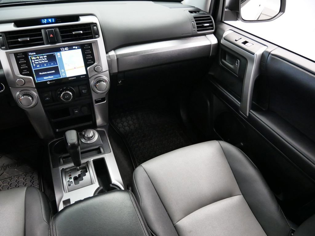 Thumbnail: 2020 Toyota 4Runner - 16