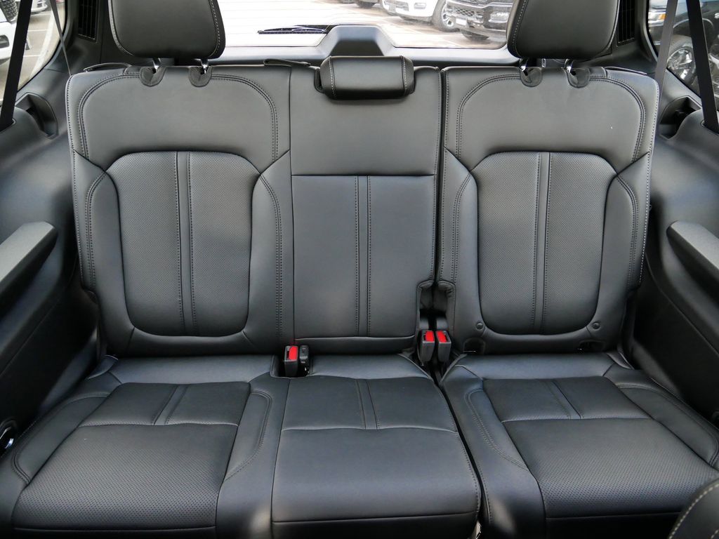 Thumbnail: 2025 Jeep Wagoneer - 22