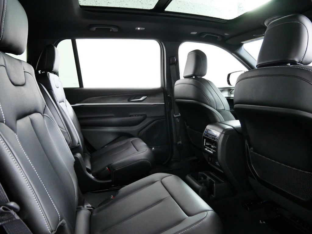 Thumbnail: 2025 Jeep Grand Cherokee L - 26