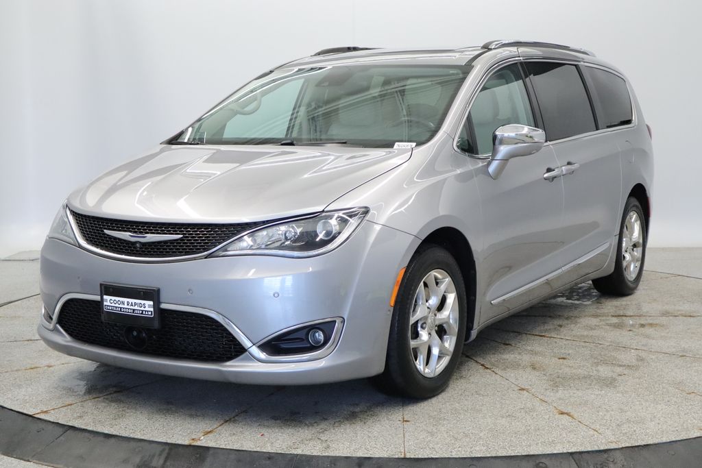2017 Chrysler Pacifica Limited -
                  Coon Rapids, MN