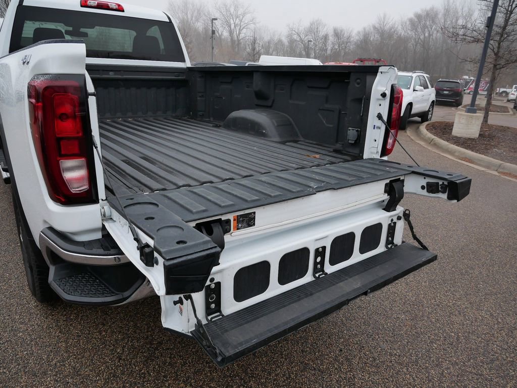 Thumbnail: 2022 GMC Sierra 3500 - 11