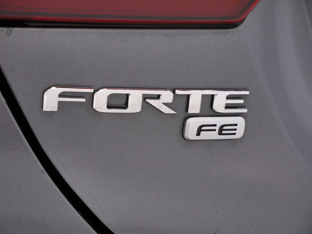 Thumbnail: 2021 Kia Forte - 15