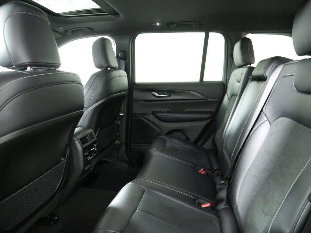 Thumbnail: 2024 Jeep Grand Cherokee - 29